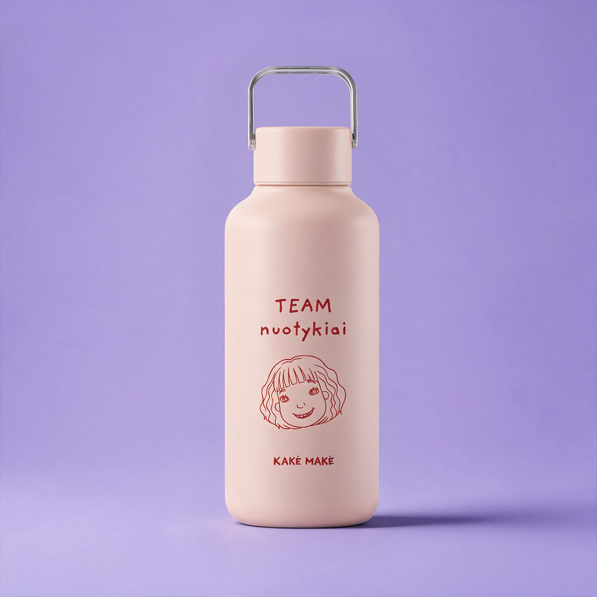 Kakė Makė x EQUA gertuvė 600 ml „Nuotykiai prasideda nuo šypsenos“ (rausva)